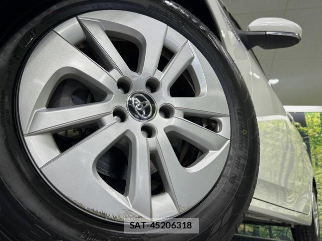 Toyota PRIUS 2017-06 8647513-12