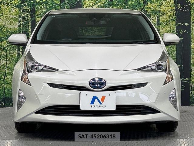 Toyota PRIUS 2017-06 8647513-13