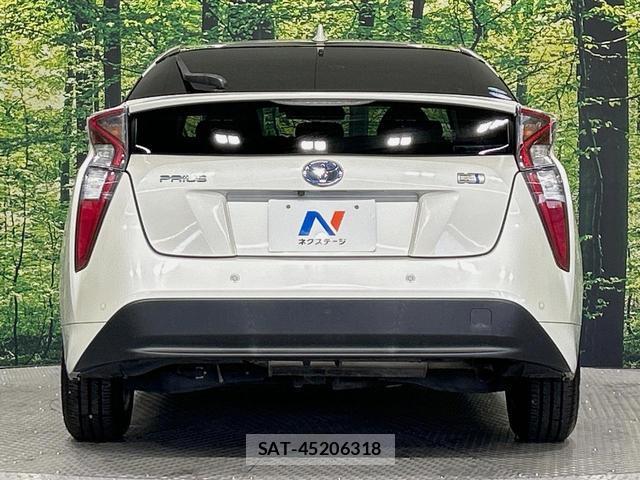 Toyota PRIUS 2017-06 8647513-14