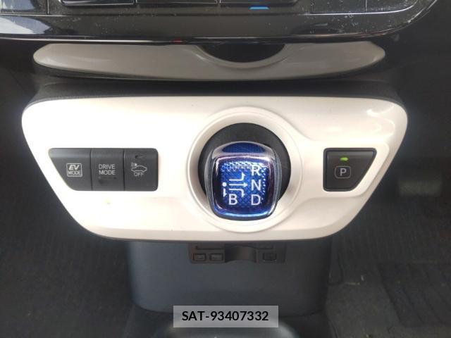 Toyota PRIUS 2018-09 8647533-11