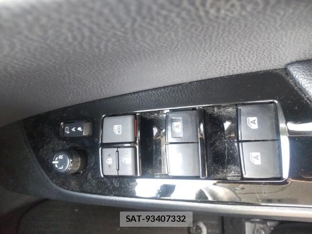 Toyota PRIUS 2018-09 8647533-13