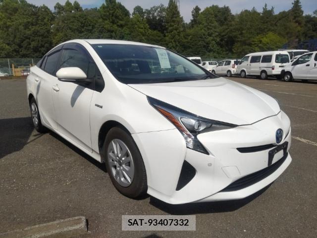 Toyota PRIUS 2018-09 8647533-3