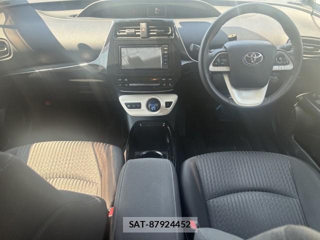Toyota PRIUS 2018-05 8647583-7