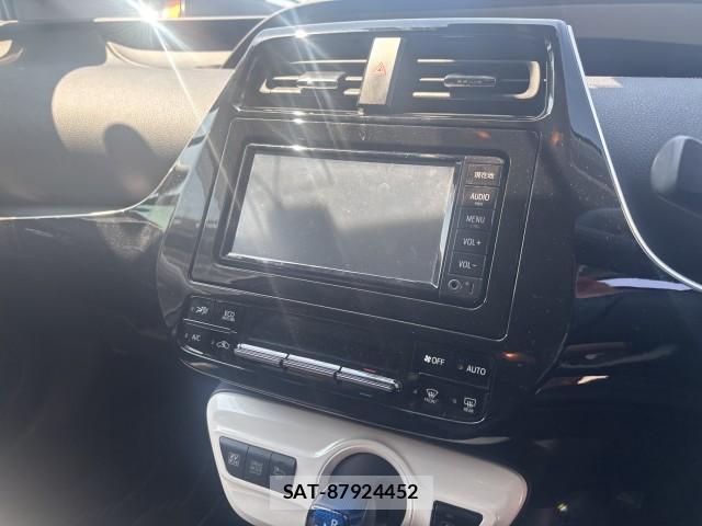 Toyota PRIUS 2018-05 8647583-9