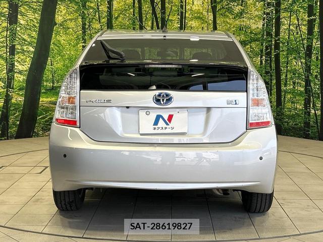 Toyota PRIUS 2011-10 8647764-14