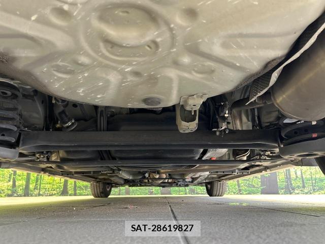 Toyota PRIUS 2011-10 8647764-18