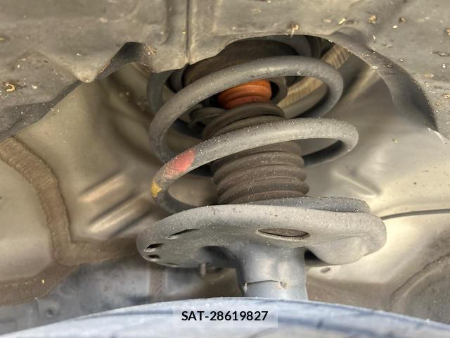 Toyota PRIUS 2011-10 8647764-19