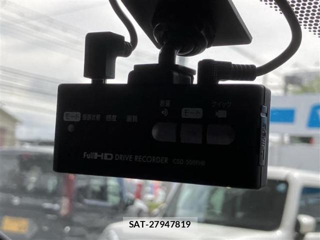 Toyota PRIUS 2016-06 8647954-12