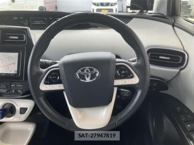 Toyota PRIUS 2016-06 8647954-15