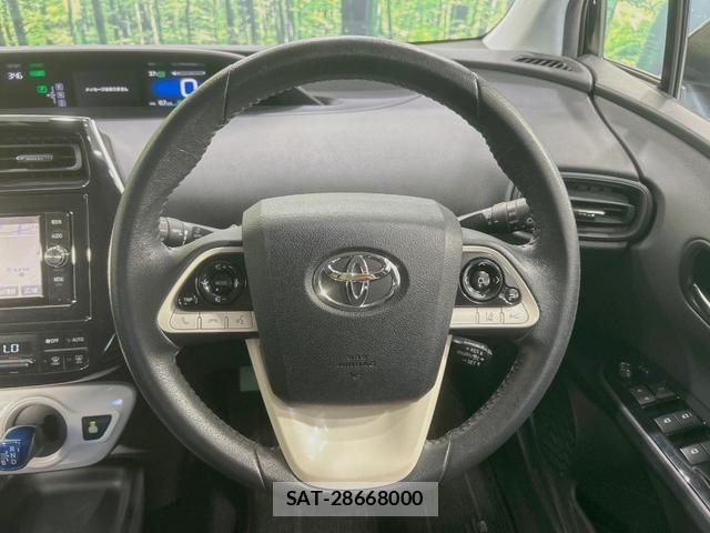 Toyota PRIUS 2017-08 8647968-10