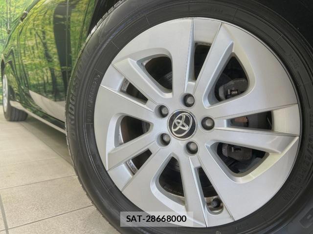 Toyota PRIUS 2017-08 8647968-12