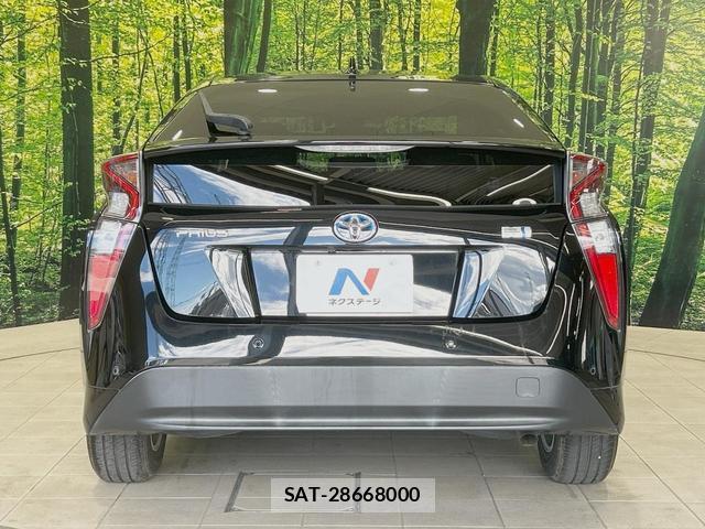 Toyota PRIUS 2017-08 8647968-14