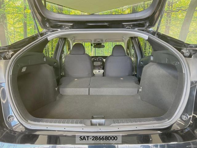 Toyota PRIUS 2017-08 8647968-9