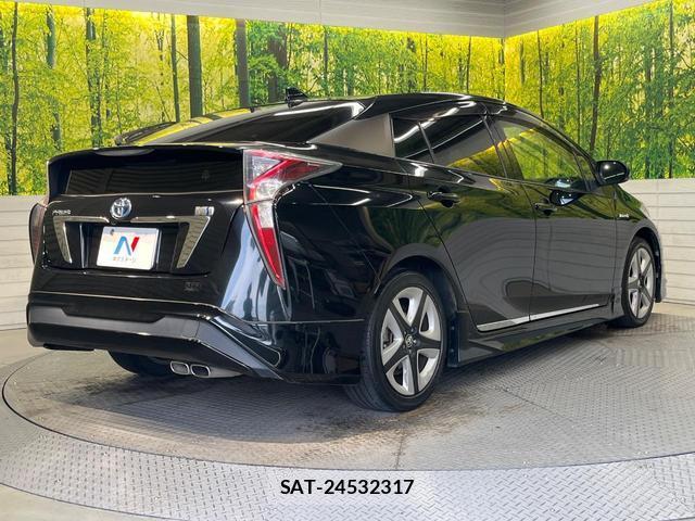 Toyota PRIUS 2016-06 8648159-14