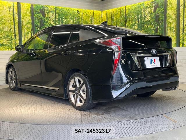 Toyota PRIUS 2016-06 8648159-19