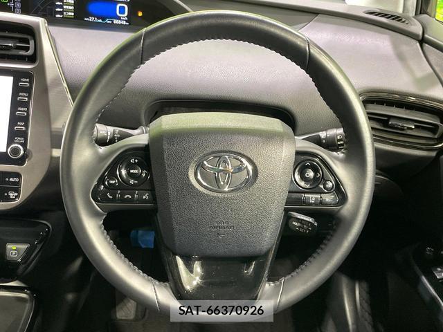 Toyota PRIUS 2021-11 8648278-12
