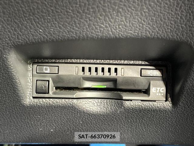 Toyota PRIUS 2021-11 8648278-7