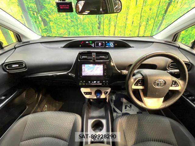 Toyota PRIUS 2016-01 8648578-1