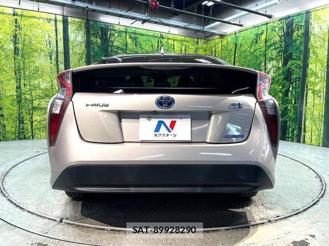 Toyota PRIUS 2016-01 8648578-14