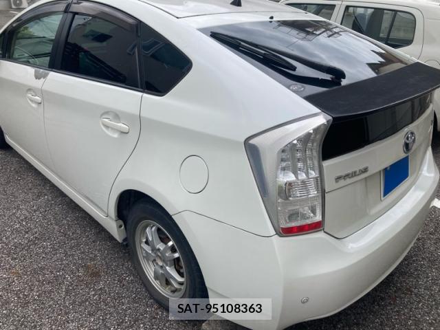 Toyota PRIUS 2009-09 8648616-13