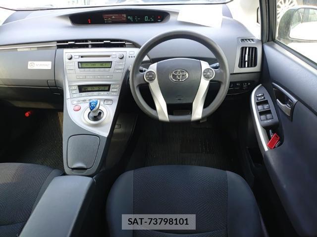 Toyota PRIUS 2015-08 8648626-2