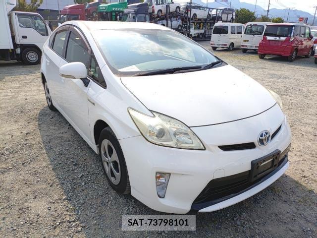 Toyota PRIUS 2015-08 8648626-3