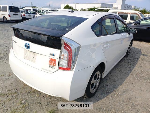 Toyota PRIUS 2015-08 8648626-4