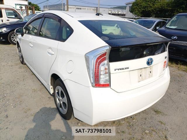 Toyota PRIUS 2015-08 8648626-5