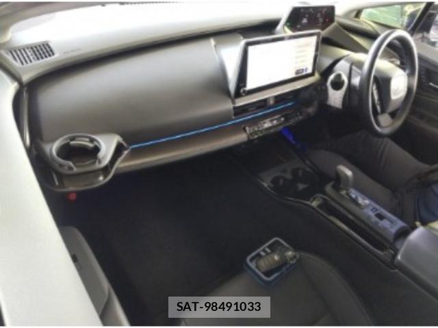Toyota PRIUS 2023-05 8648941-2