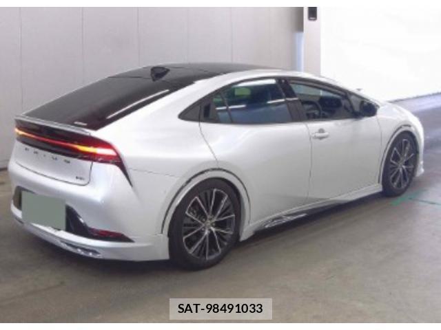 Toyota PRIUS 2023-05 8648941-4
