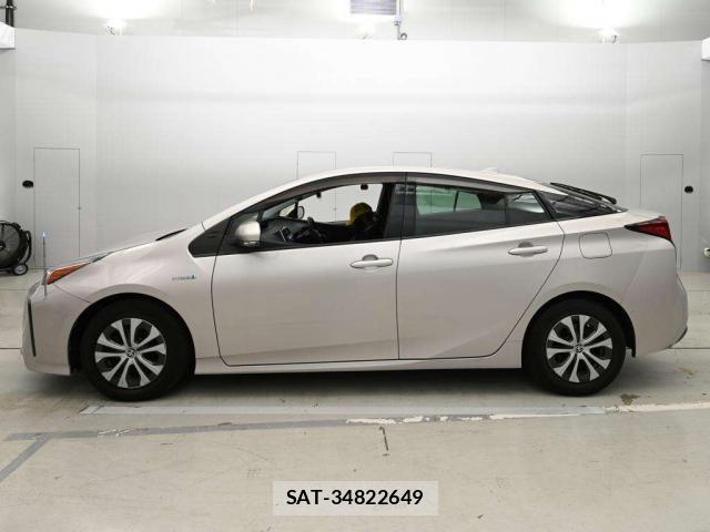 Toyota PRIUS 2019-03 8649281-11