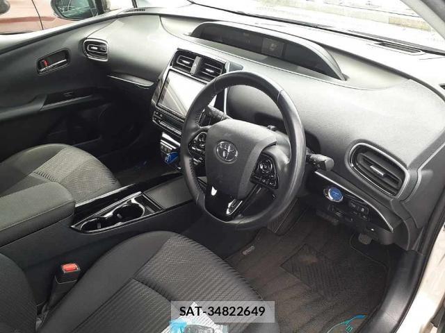 Toyota PRIUS 2019-03 8649281-2