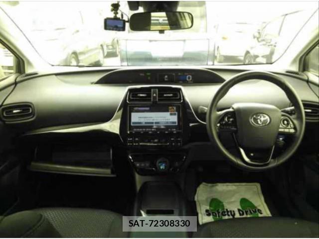 Toyota PRIUS 2019-06 8649288-2