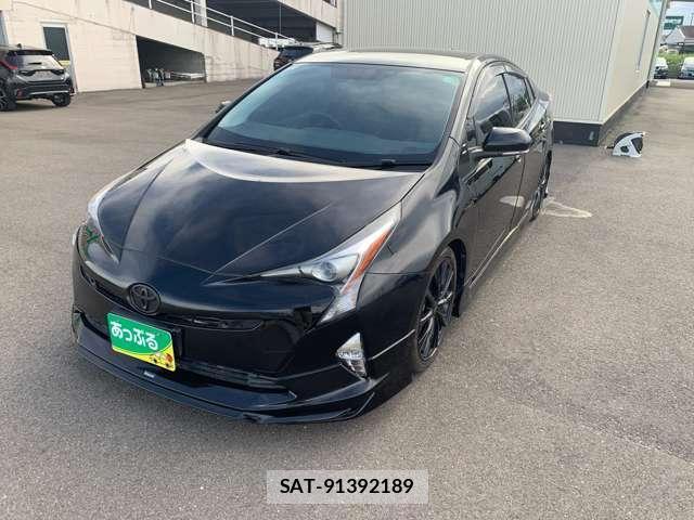 Toyota PRIUS 2017-06 8649305-1