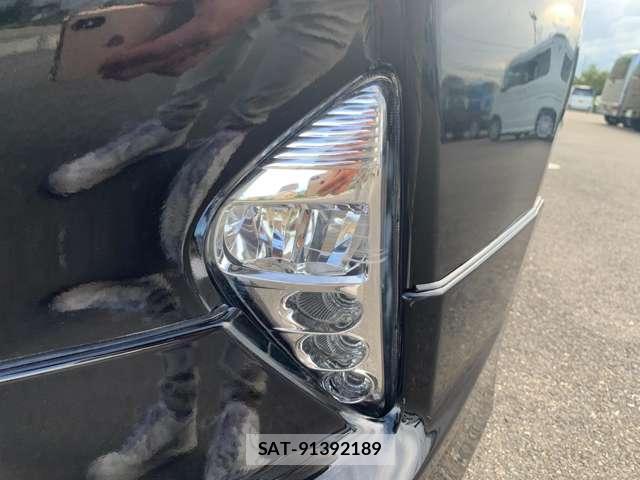Toyota PRIUS 2017-06 8649305-10