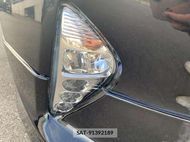 Toyota PRIUS 2017-06 8649305-12