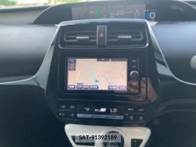 Toyota PRIUS 2017-06 8649305-19