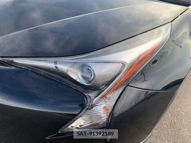 Toyota PRIUS 2017-06 8649305-9