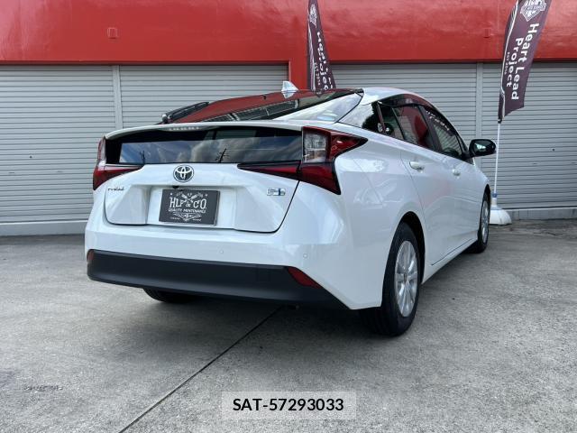 Toyota PRIUS 2020-10 8649410-13