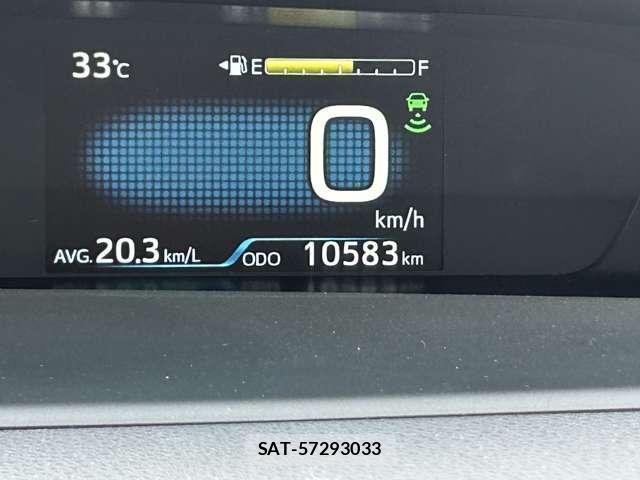 Toyota PRIUS 2020-10 8649410-17