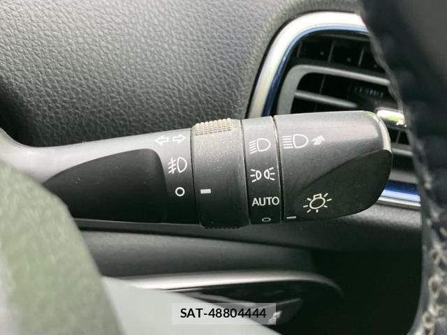 Toyota PRIUS 2019-12 8649434-15