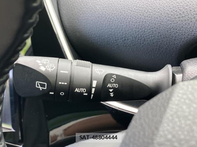 Toyota PRIUS 2019-12 8649434-16