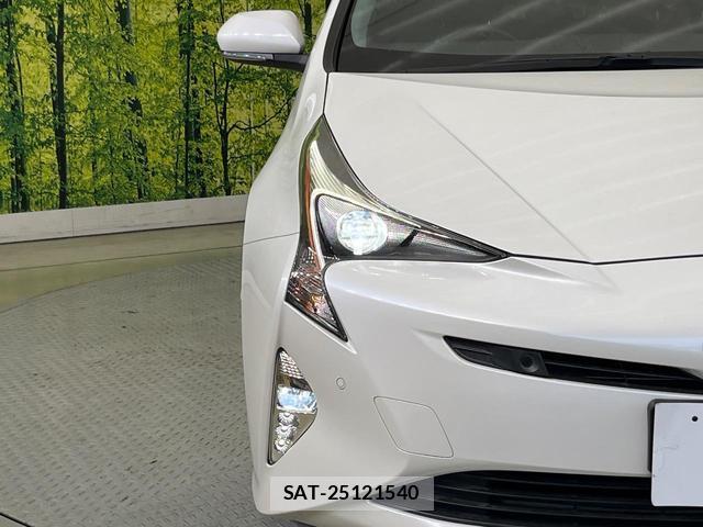 Toyota PRIUS 2017-05 8649442-11