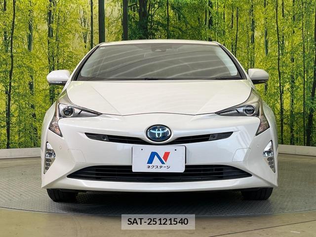 Toyota PRIUS 2017-05 8649442-13