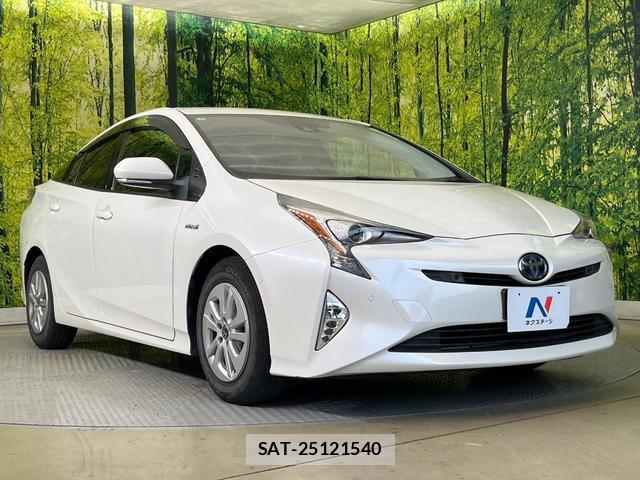 Toyota PRIUS 2017-05 8649442-15