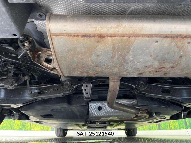 Toyota PRIUS 2017-05 8649442-18