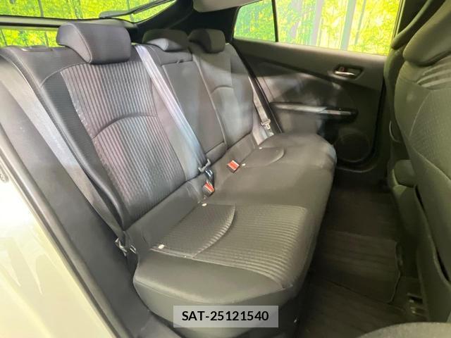 Toyota PRIUS 2017-05 8649442-8