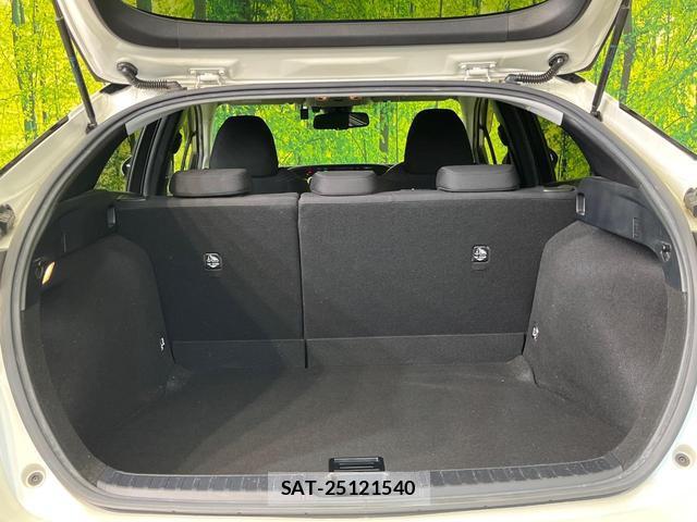 Toyota PRIUS 2017-05 8649442-9