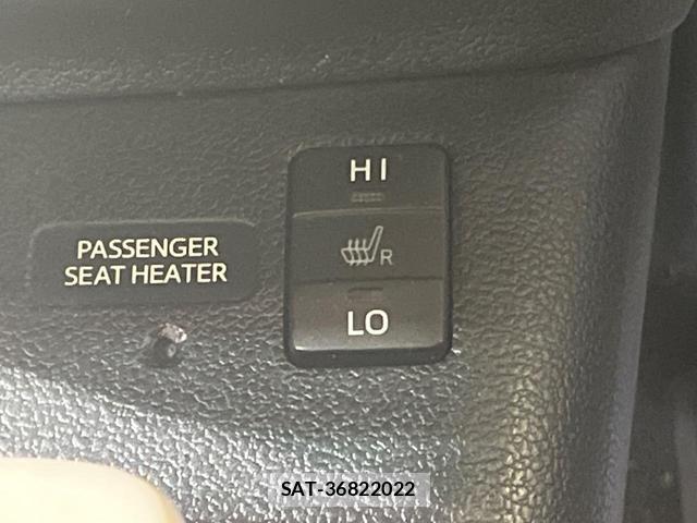 Toyota PRIUS 2017-03 8649445-6