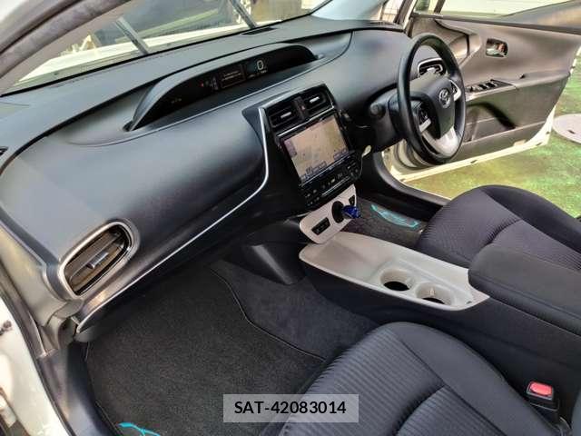 Toyota PRIUS 2017-09 8649475-12